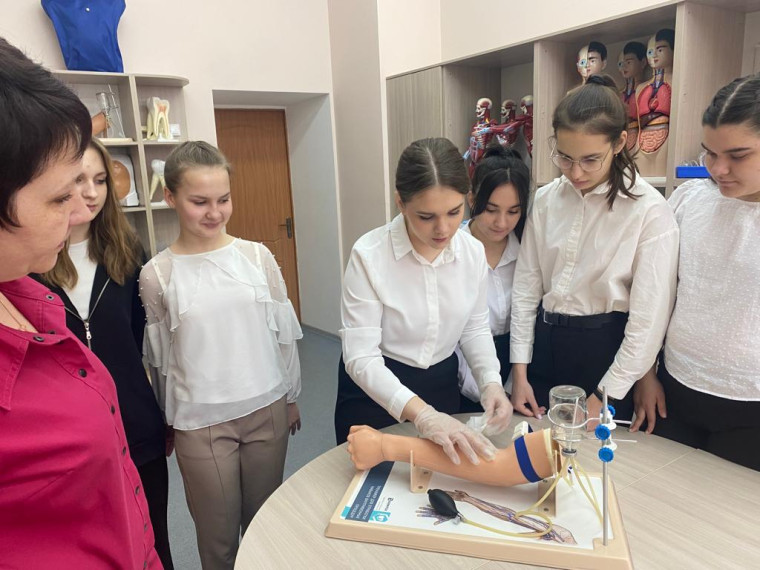 Экскурсия в медицинский класс.
