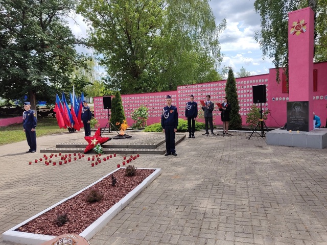 Вечная память героям!.